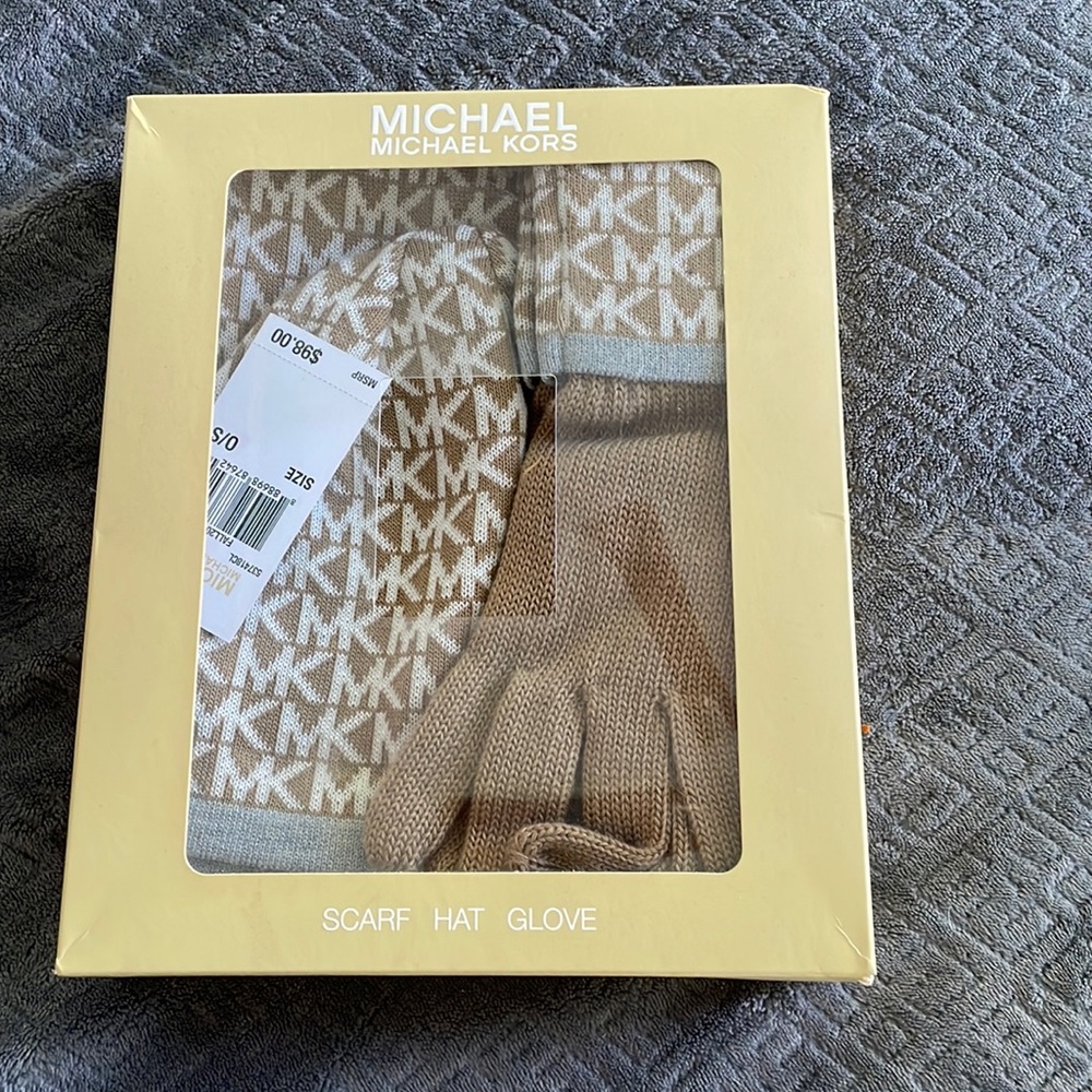 Michael Kors - hat, scarf, glove set
